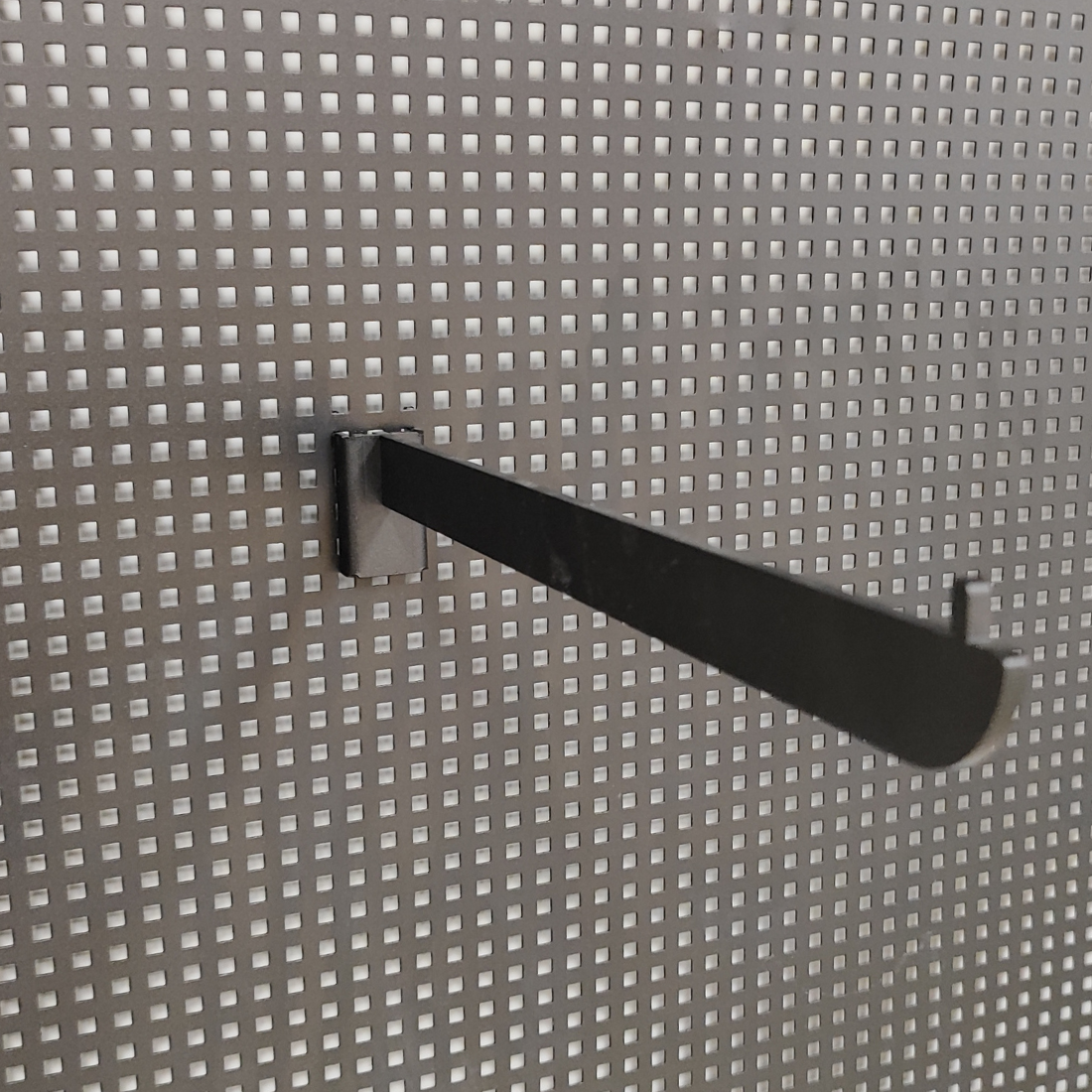 Ίσια κρέμαση για διάτρητη λαμαρίνα