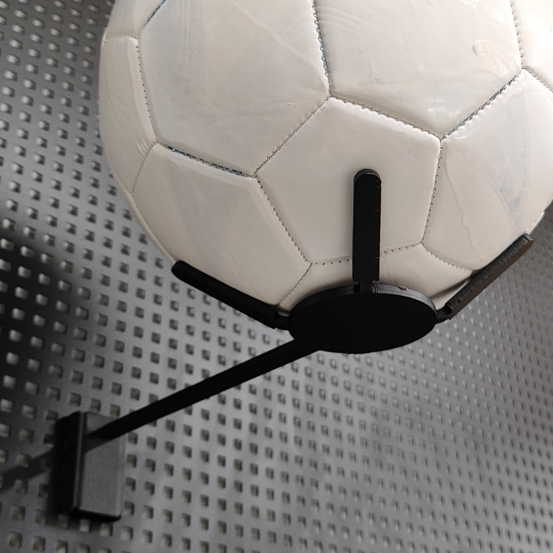 Στήριγμα μπάλας για διάτρητη λαμαρίνα