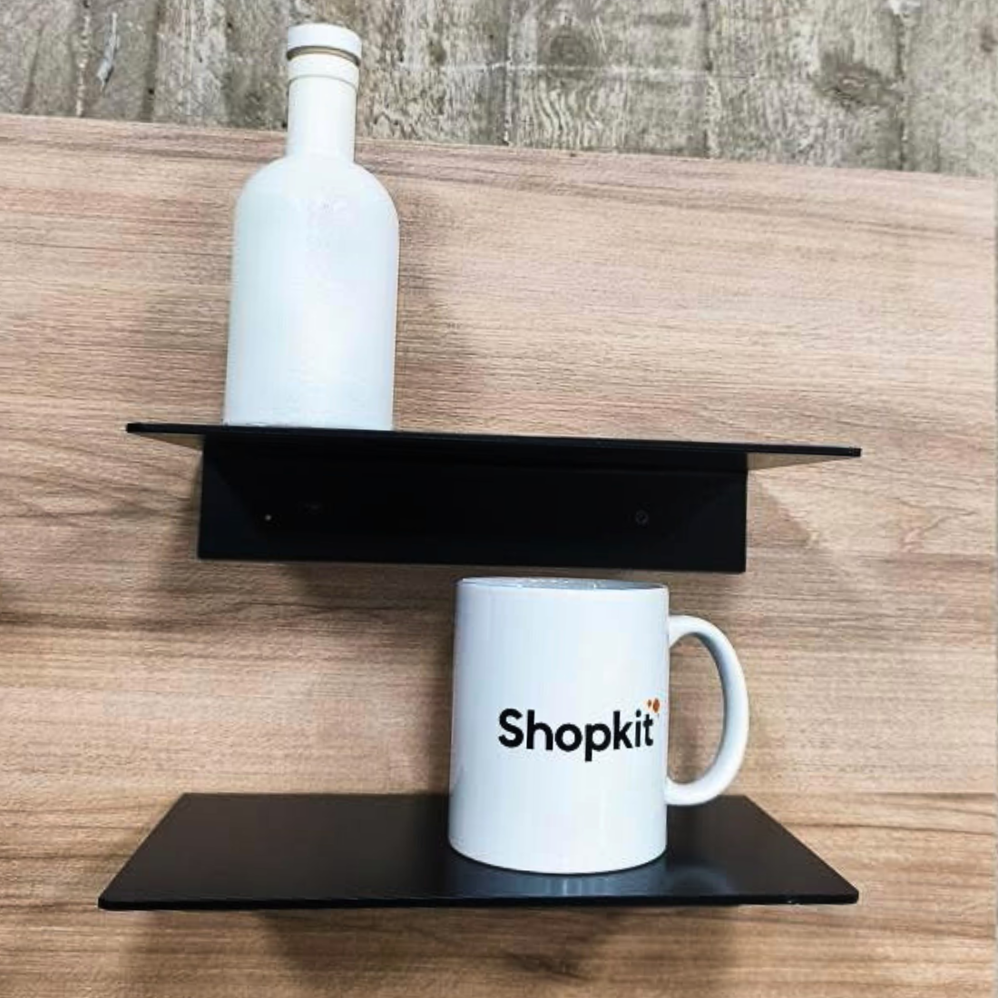 Μεταλλικό ραφάκι για τοίχο